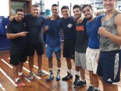 Junto a los muchachos del Almagro Boxing Club